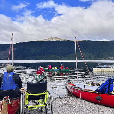 Canoe with stabilser 