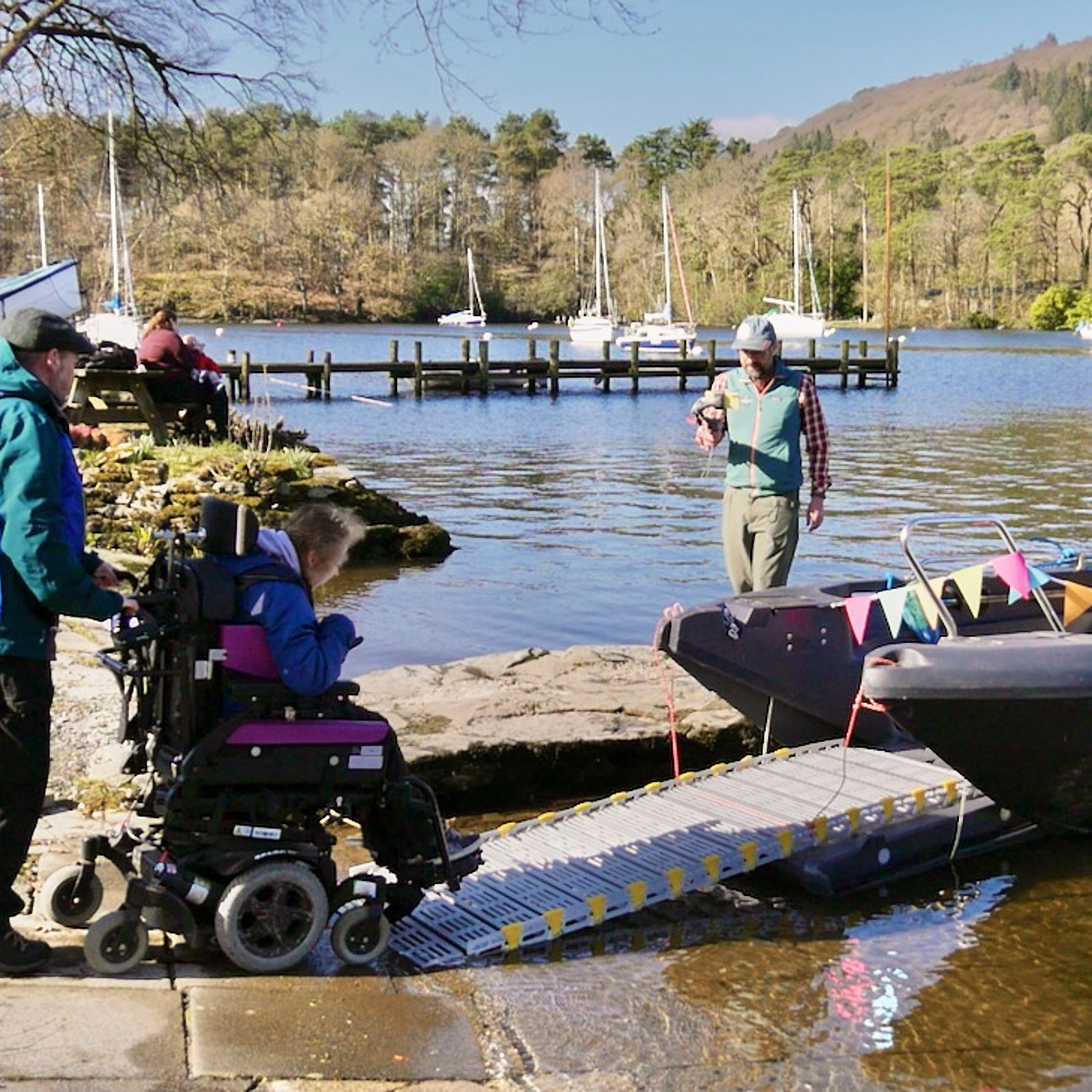 Freedom%20Wheelchair%20accessible%20powerboat%201600%204