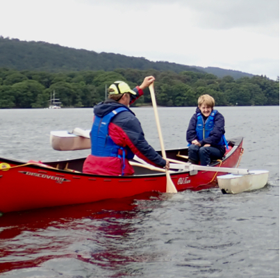 Canoe with stabilser